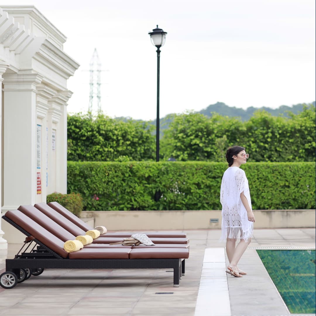 DLF Privana South Features