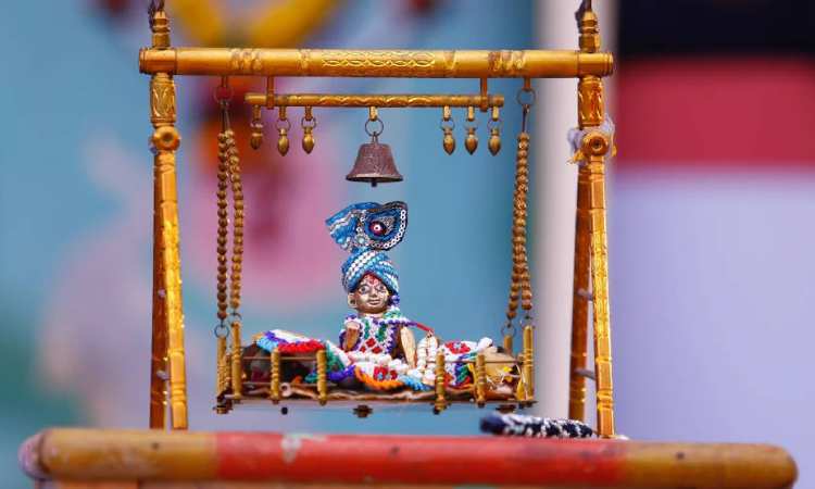 janmashtami jhula decoration ideas at home 